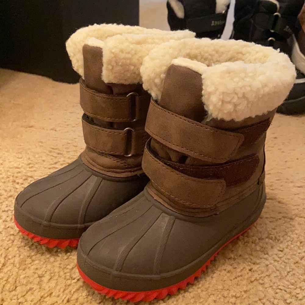 Size 6 toddler boy snow boots